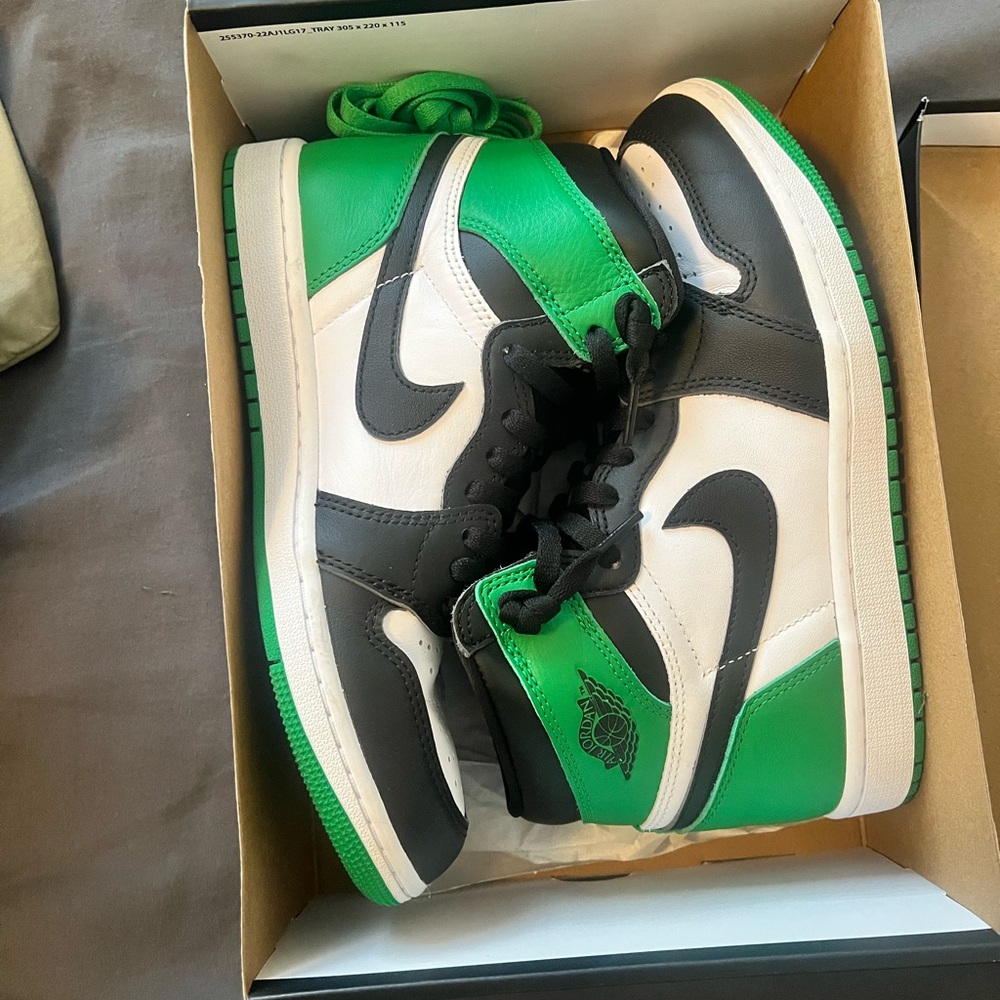 Nike Black and Green Retro